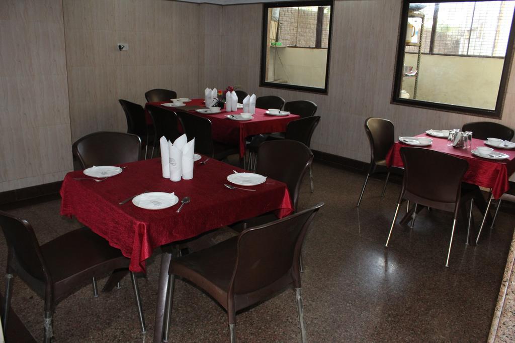Hotel Aananda Haridwar Bagian luar foto