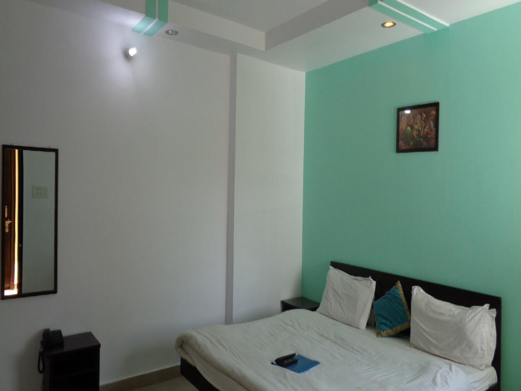Hotel Aananda Haridwar Bagian luar foto