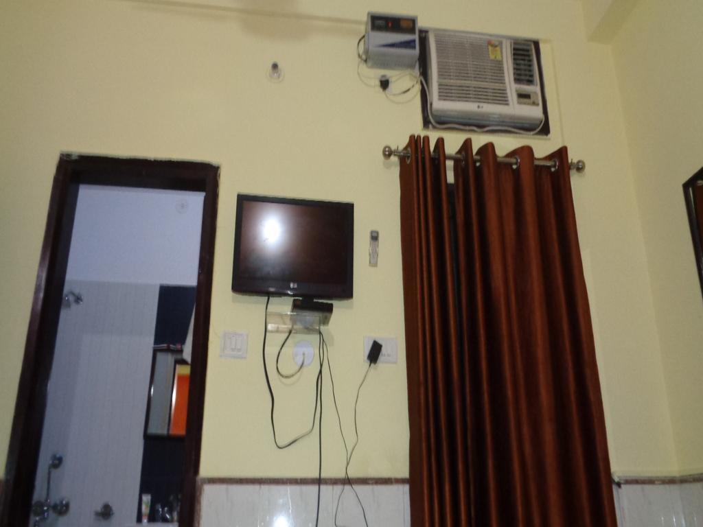 Hotel Aananda Haridwar Bagian luar foto