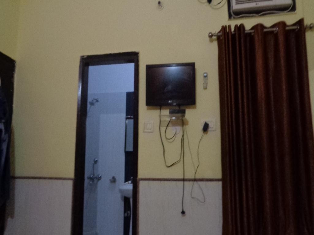 Hotel Aananda Haridwar Bagian luar foto