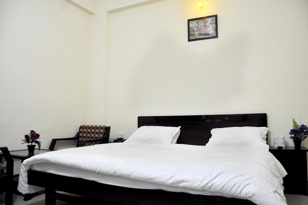 Hotel Aananda Haridwar Bagian luar foto